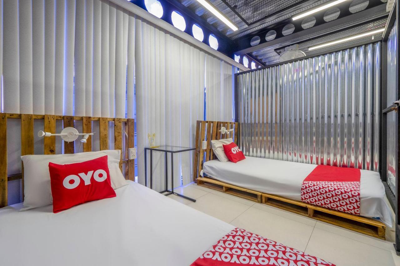 Oyo 1084 Guyasuka Ratchada Hotel Bangkok Exterior photo