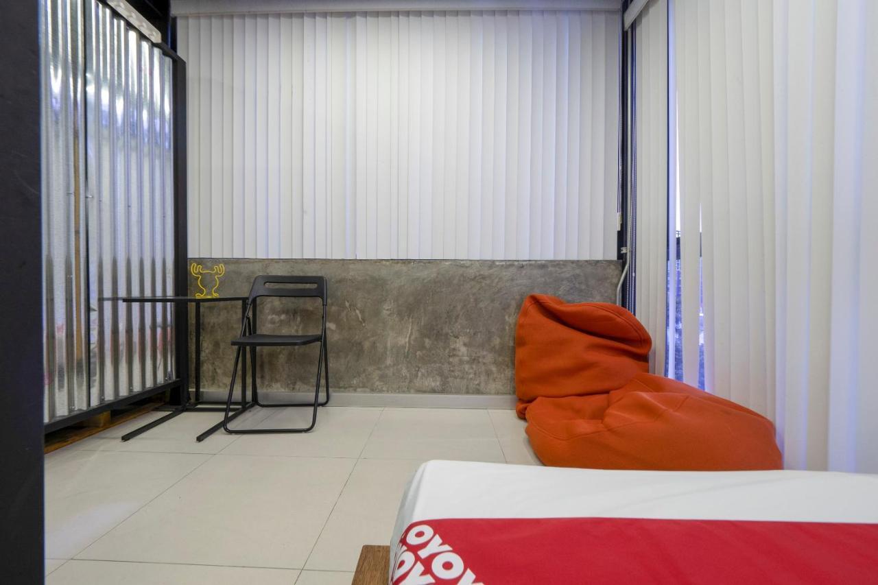 Oyo 1084 Guyasuka Ratchada Hotel Bangkok Exterior photo
